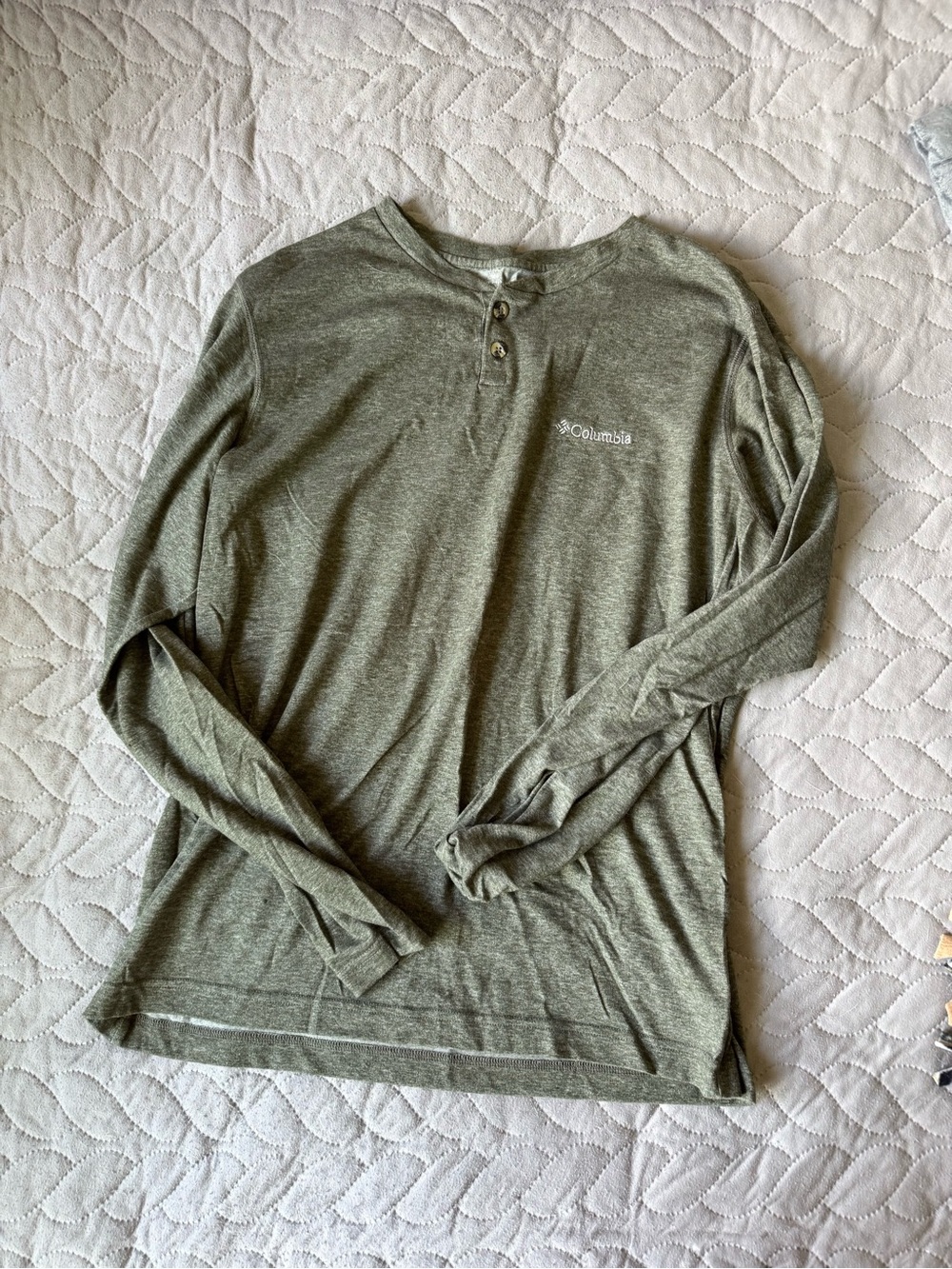 Columbia Men’s Long-Sleeve Henley — Olive